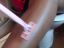 Ebony Shaving Fetish - SoloAustria
