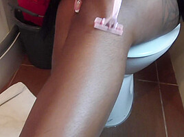 Ebony Shaving Fetish - SoloAustria