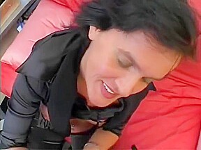 Editor gets hot while working - Julia Reaves