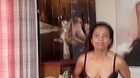 Exotic beauty Alishaa Mae