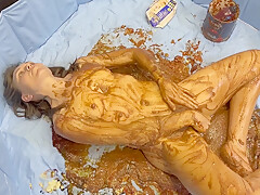Food Sploshing With A Sex Toy Orgasm