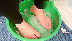 Foot Torture: Feet in Snow for 39 minutes