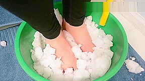 Foot Torture: Feet in Snow for 39 minutes