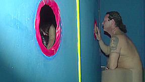 Gangbang e Glory Hole per Alexy Brey