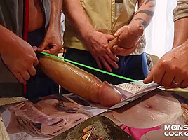 Giant Cock And Inked Girl - Gang : He Shared Girlfriend With Cousins