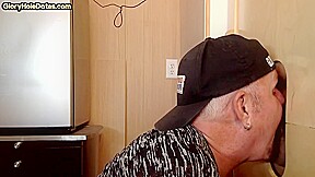Gloryhole cum loving DILF sucks rod in homemade video