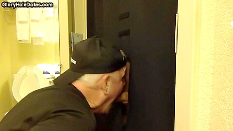 Greedy gloryhole DILF sucks BFs cock in homemade video
