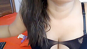 Handjob By Indian Mummy