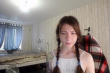 Hot Amateur Naked teen 18+ Toys Her Pussy