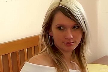 Hot Insatiable Nymph Stuffs Her Muff With Fingers!