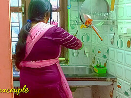 Hot Maid Fuck In Kitchen  कामवाली बाई की किचन में चुदाई।