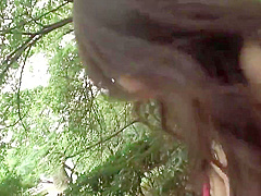 Hot babe gets fingered by a stranger in the park