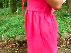 Hot babe gets fingered by a stranger in the park