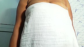 Hot desi shortfilm 190 - Aunty wet transparent nipple boob cleavage show