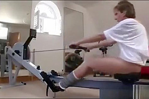 Hot milf masturbated during work out