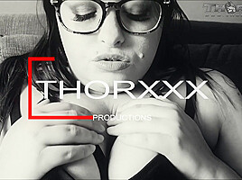 House Guest Sydney Screams - Thor-Bbw