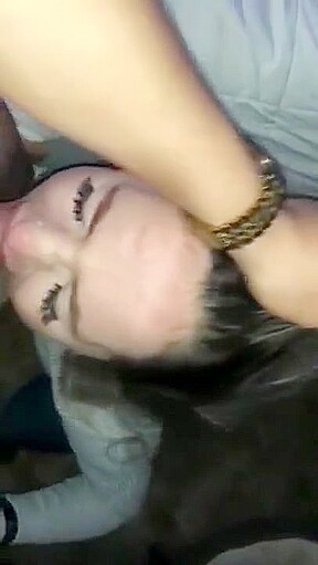 IL POMPINO DI UNA teen 18+ BIONDA