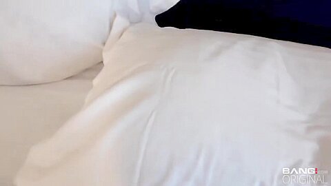 In Gets Ravaged By Two Dicks At Once With Wet Kelly