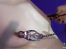 Inviting Lesbian Dom Has A Bit Of Fun With Her New Sub