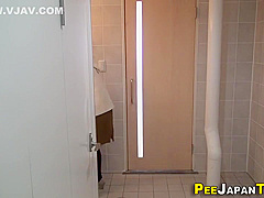 Japanese Arousing Peeing