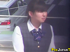 Japanese Bitch Pissing