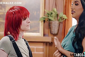 Jessy Dubai And Holly Wood In Ebony Tranny And Her Bbc Lover Sharing A teen 18+ Ts Jean