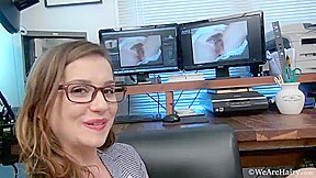 Kasey Warner masturbates in her chair - WeAreHairy