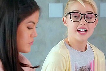 Kendra Spade shows Chloe and Aspen the REAL wild lesbian sex is