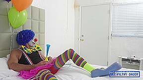 Kinko the Clown has a pee party with lil Amy - PissVids