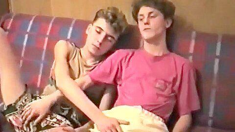 Kinky Young Twinks Are Having Passionate Intimacy