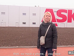 Licky Lex In Car From Blonde Milf