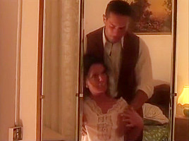 Madre sicula si fa trombare dal figlio preferito