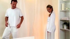 Massage Rooms Starlet Zuzana Z has her hole oiled