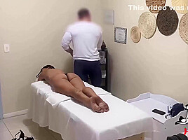 Massagista Tirou A Calcinha Da Cliente - Veja O Que Aconteceu!!!
