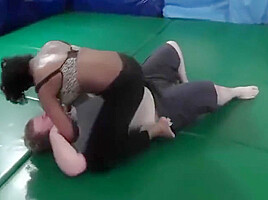 Mixed Wrestling - Girl vs Big Guy