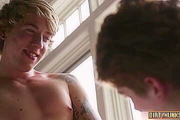 Muscle twinks flip flop with cumshot