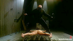 N00b getz PWND - first timer suffers intense bondage