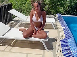 Natural Beauty Naomi Enjoys Time With Herself By The Pool