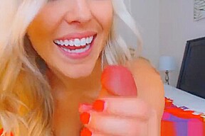 Nice Rack and Ass Blonde in a Fun Dildo Time