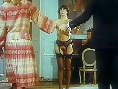 Nicole Segaud, Christine Black And Laura Clair - 1980 - Les Bas De Soie Noire 02
