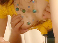 Oily asian chick pussy stimulation