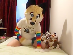Oliver having solo fun