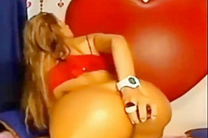 Omg da ass on this trany