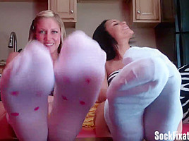 Peel my stinky socks off for me - SockFixation