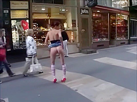 Piss Slut in Public 16 Kigyo utca