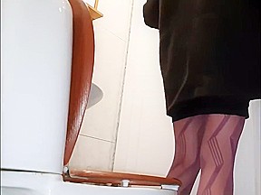 Pissing Ii