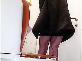 Pissing Ii