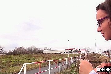 Pornoster Wil Een Ritje In De Bus - Gina Gerson