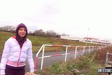 Pornoster Wil Een Ritje In De Bus - Gina Gerson