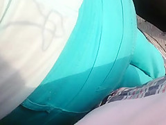 RICO ARRIMON A MILF HERMOSA PUERTA BUS